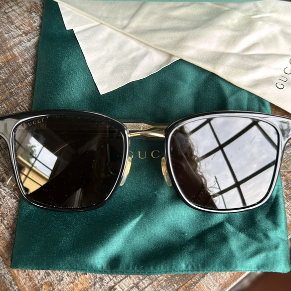 Gucci sunglasses worn once comes with case - Picture 3 of 8